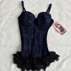 y2k deadstock grunge navy blue corset top with black lace trim and ruffle
